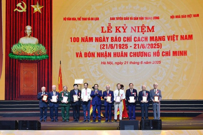 tang-ky-niem-chuong-1750493076.jpg