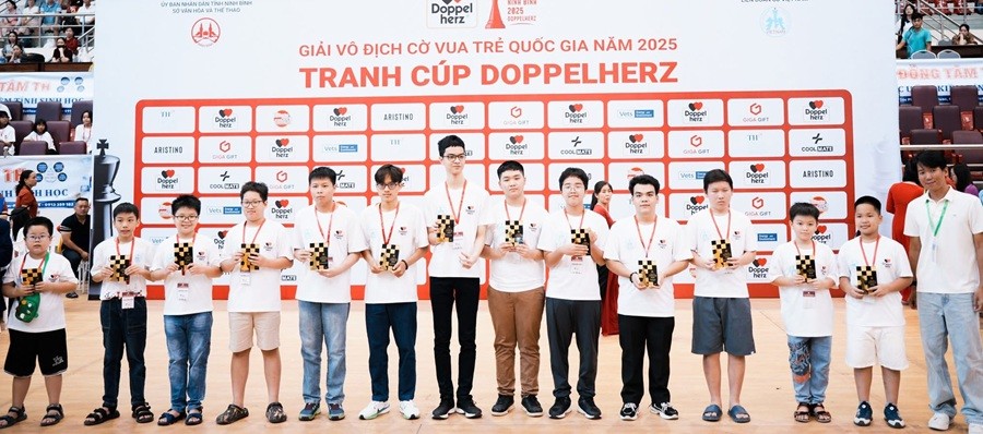 vinh-danh-ky-thu-1750986226.jpg