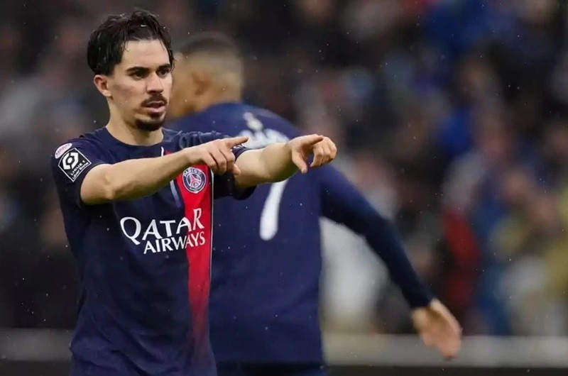 psg-1751595944.jpg