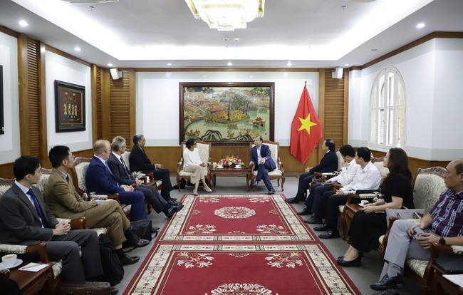 quang-canh-buoi-tiep-1752032299.jpg