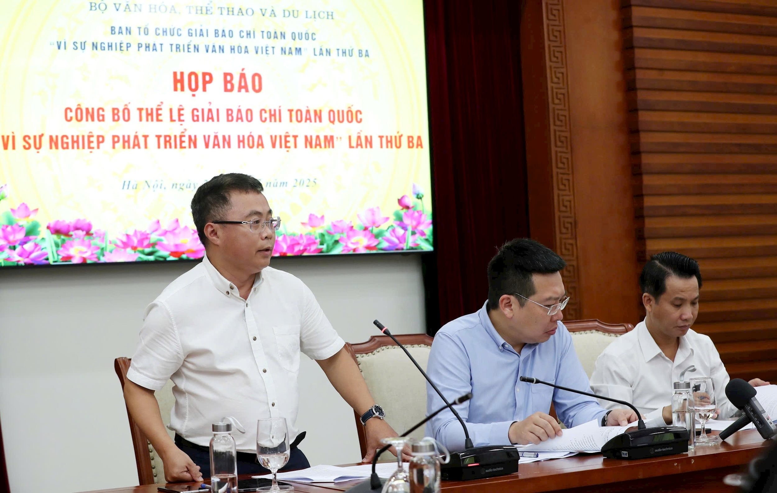 anh-nam-pho-tong-1753328847.jpg