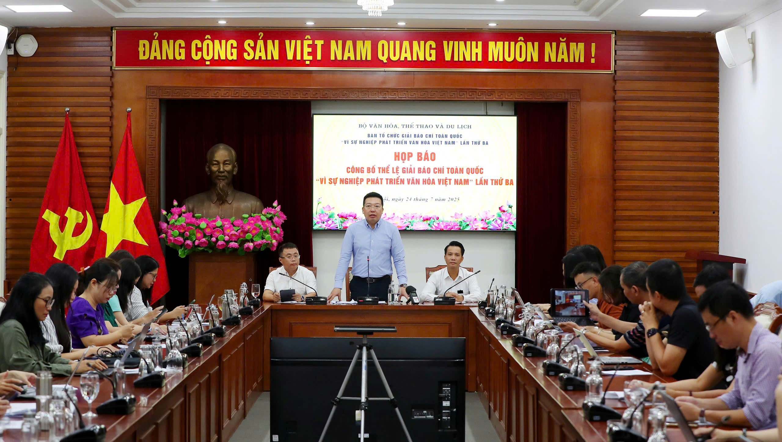 hop-bao-1753328092.jpg