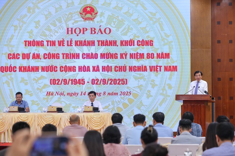 hop-bao-le-khanh-thanh-1755227171.jpg