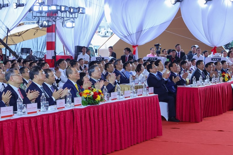 lanh-dao-dang-1755591254.jpg