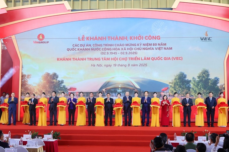 thuc-hien-nghi-thuc-khoi-cong-1755591433.jpg