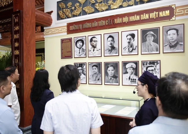 tuong-niem-bac-giap-1755777356.jpg
