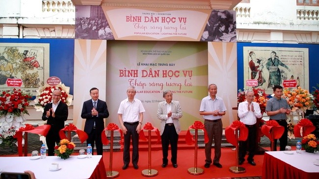 khai-mac-trung-bay-1755857618.jpeg