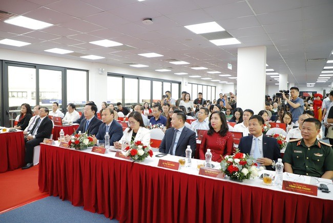 pho-thu-tuong-du-hop-bao-1755912604.jpg