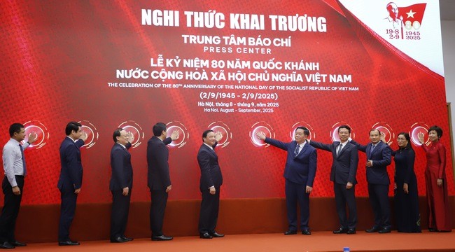 bam-nut-khai-truong-1756269744.jpg