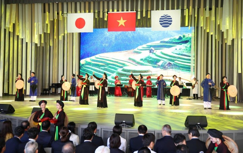 trinh-dien-van-nghe-1757404162.jpg