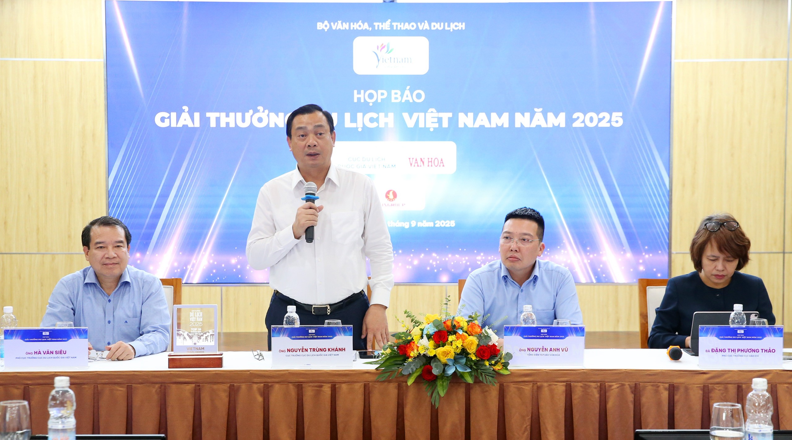 cuc-truong-sieu-1758591338.jpg