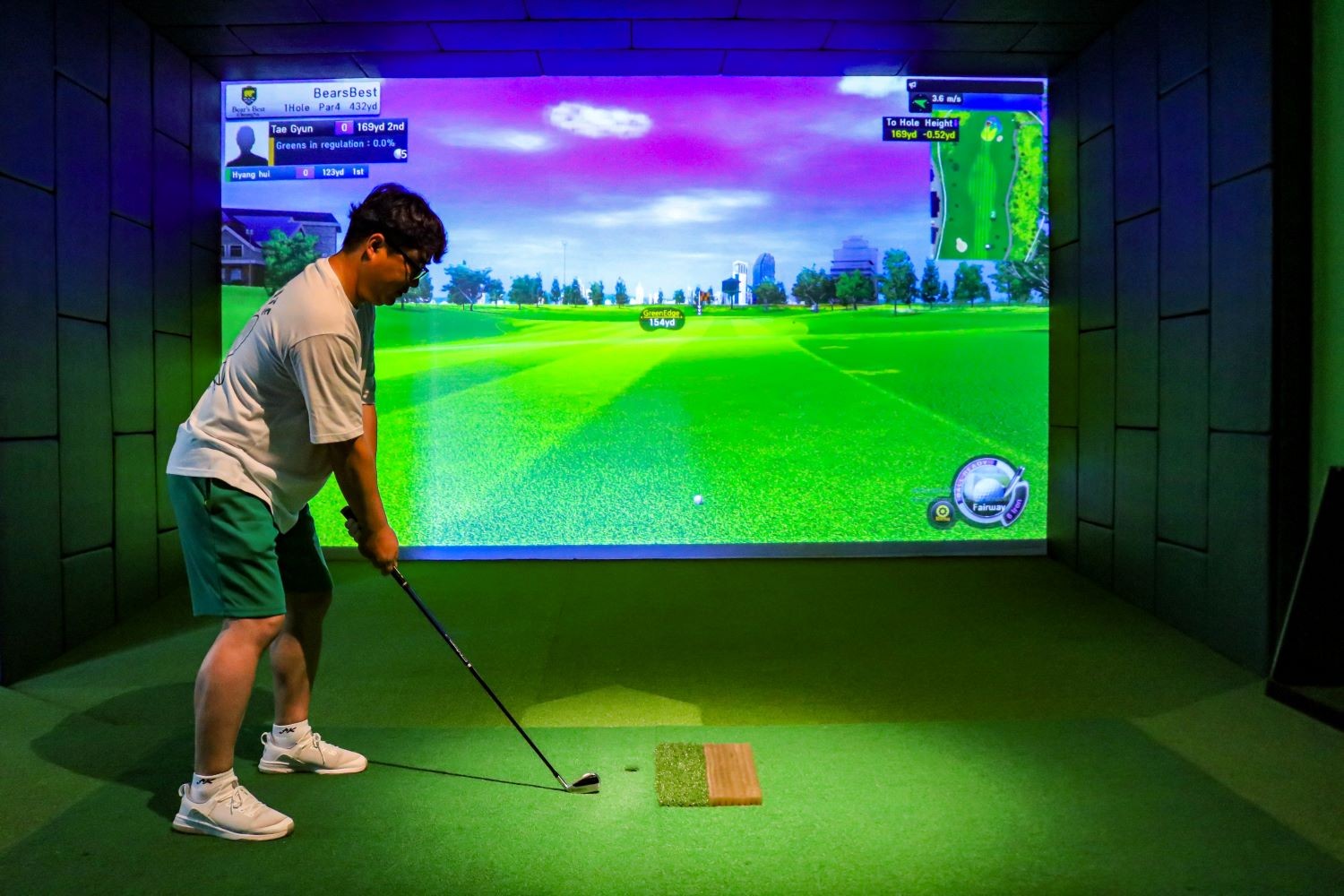 golf-simulator-1-1759207226.jpg