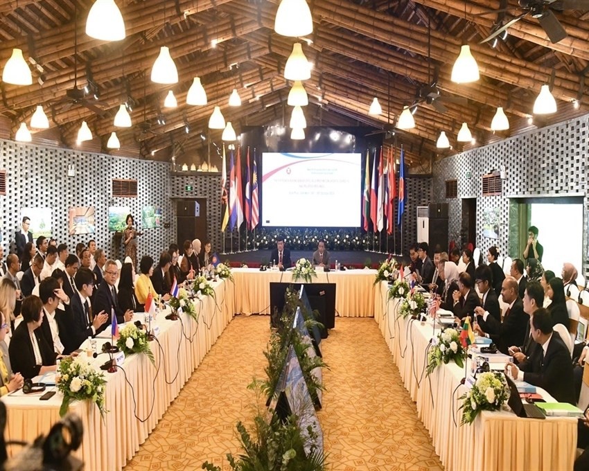 hoi-nghi-j1-1759327469.jpg