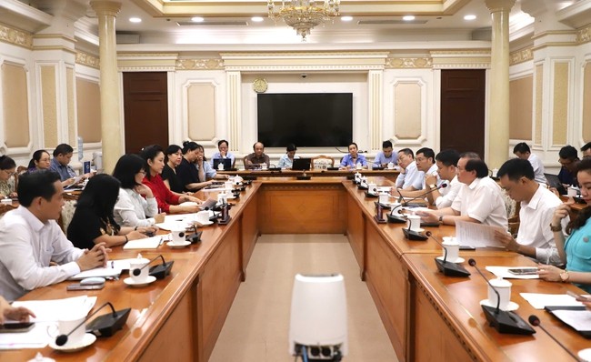 quang-canh-buoi-lam-viec-1759896819.jpeg
