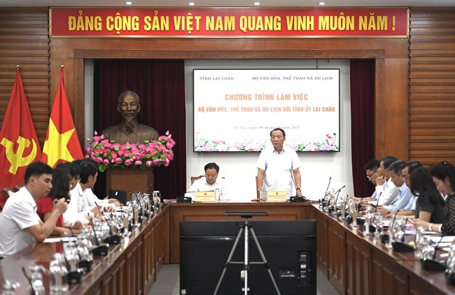 quang-canh-buoi-lam-viec-1759997969.jpg