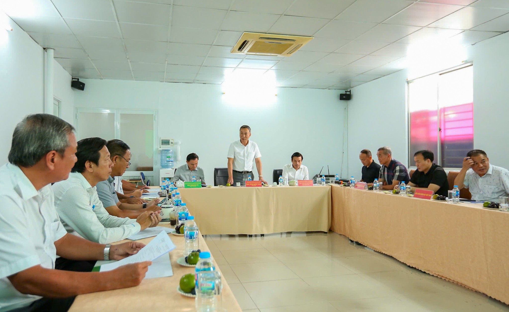 u18vn-64-1760140909.jpg