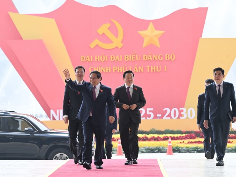 thu-tuong-va-cac-dai-bieu-1760247661.jpg