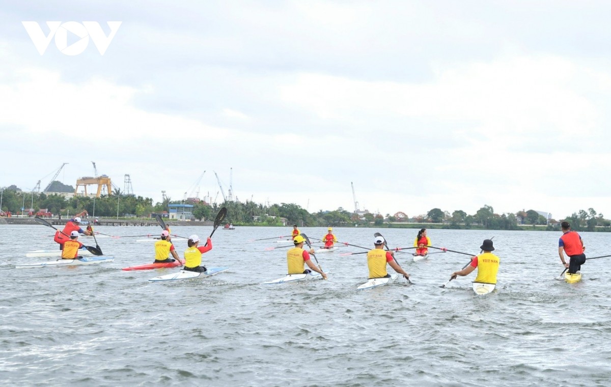 rowing-1760454655.jpg
