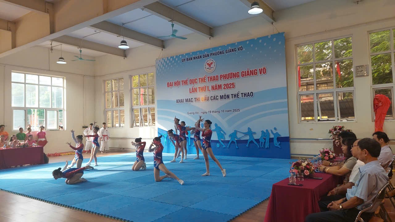 gv1-1760860538.jpg