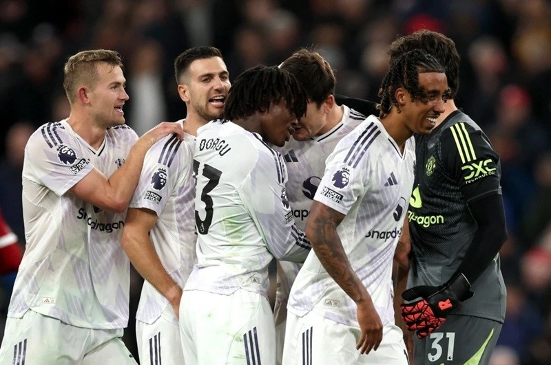 man-united-1761008624.jpg