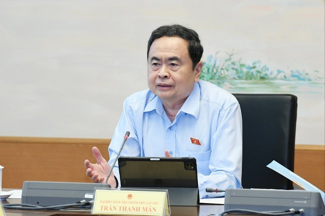 chu-tich-quoc-hoi-man-1761100936.jpg
