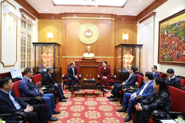 quang-canh-buoi-lam-viec-1761290057.jpg