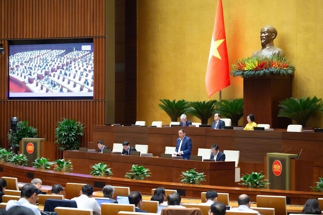 bo-truong-tai-phien-thao-luan-1764039109.jpg