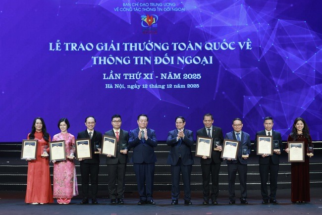 trao-giai-nhat-1765767430.jpg