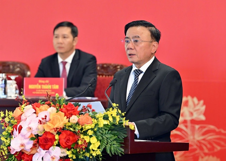 ong-tran-cam-tu-1768447944.jpg