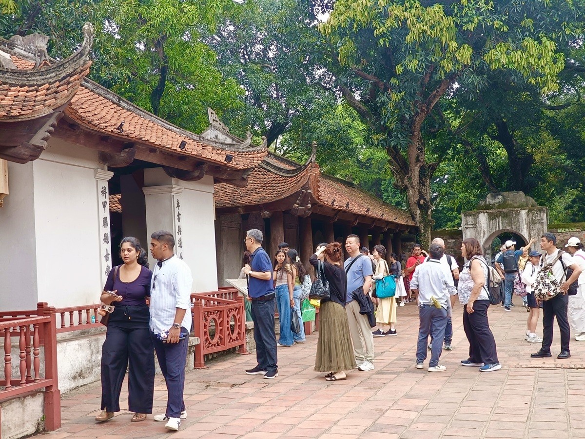 khach-quoc-te-1777865965.jpg