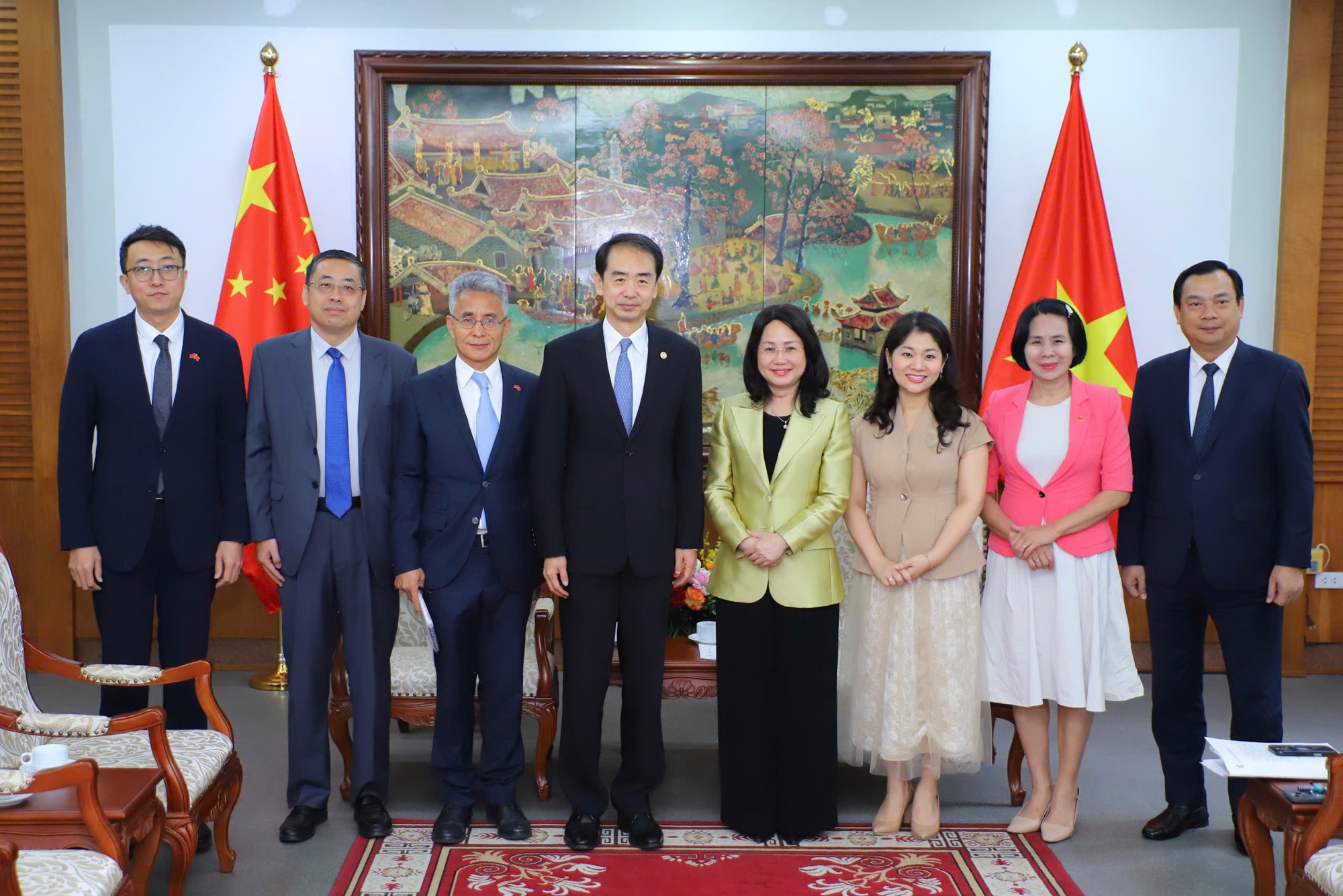 chup-anh-luu-niem-1778210599.jpg