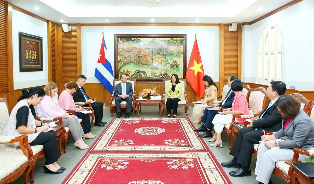 quang-canh-buoi-tiep-cu-ba-1778211702.jpg