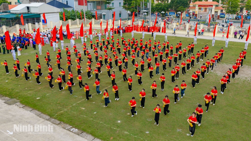 yen-thang-anh-ngoc-linh-1778470532.jpg