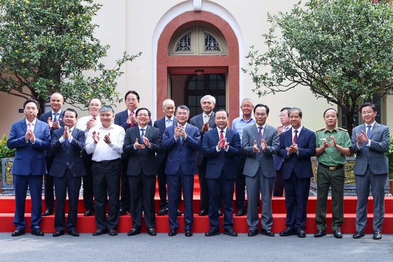 thu-tuong-chup-anh-luu-niem-1779077611.jpg