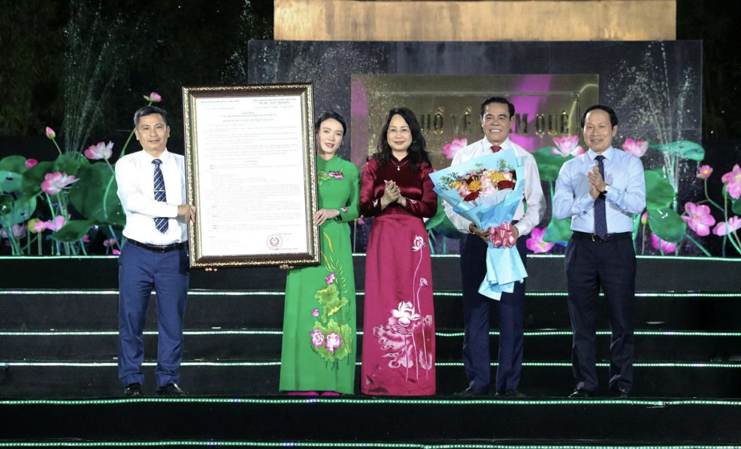 trao-quyet-dinh-cong-nhan-1779157411.png