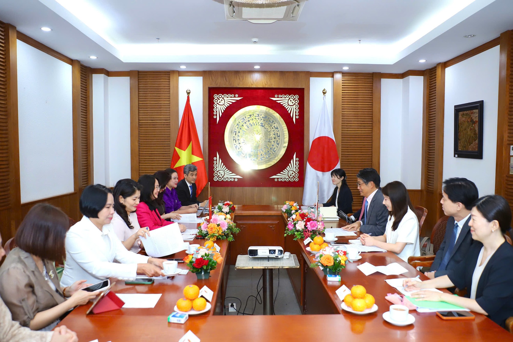 quang-canh-buoi-lam-viec-1779936592.jpg