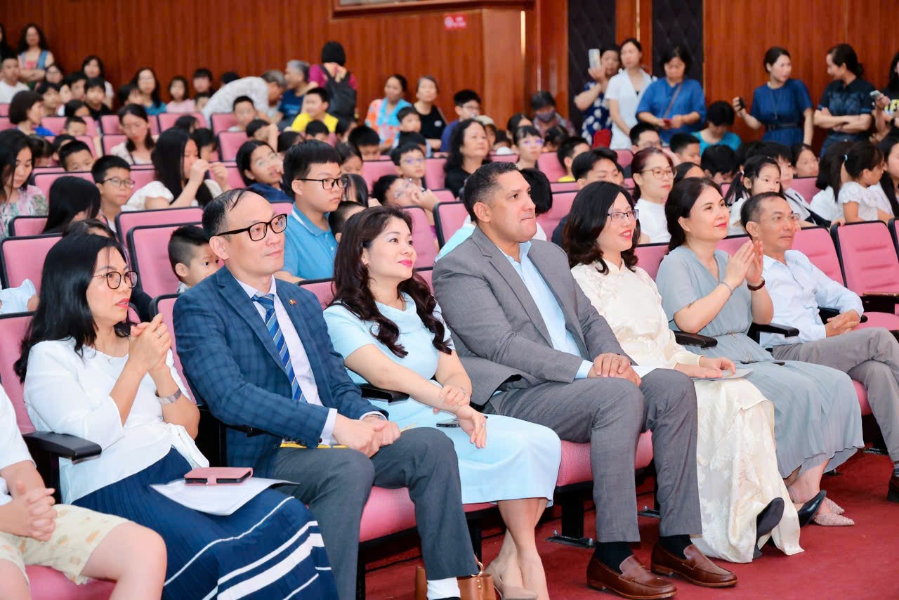 dai-bieu-du-khai-mac-phim-1780368459.jpeg