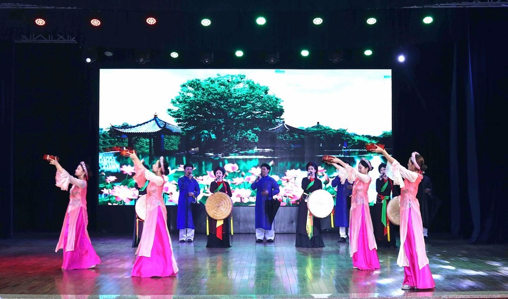 chao-mung-hoi-thao-1780737163.jpg