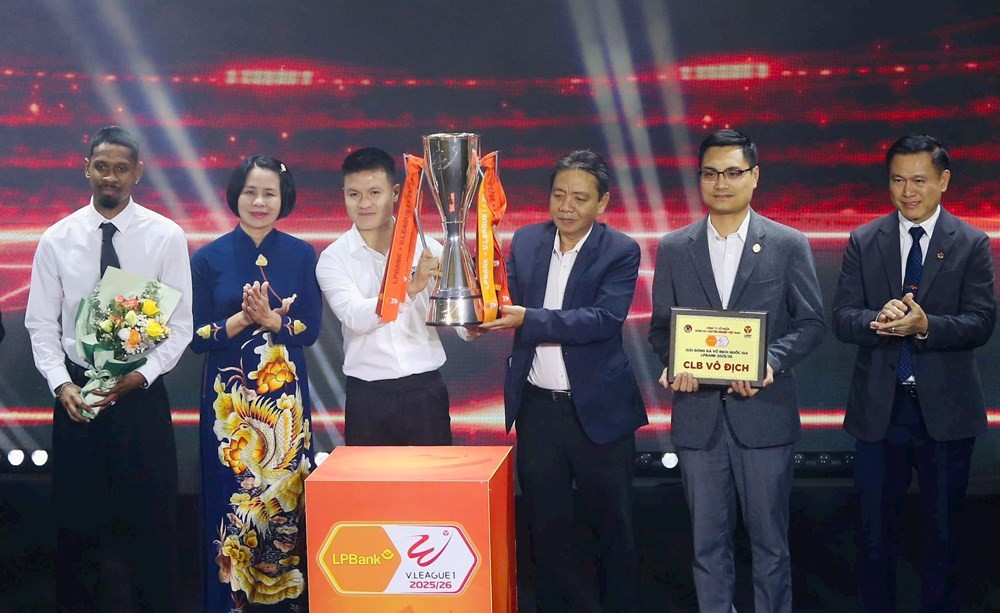 vleague1-1781535819.jpg