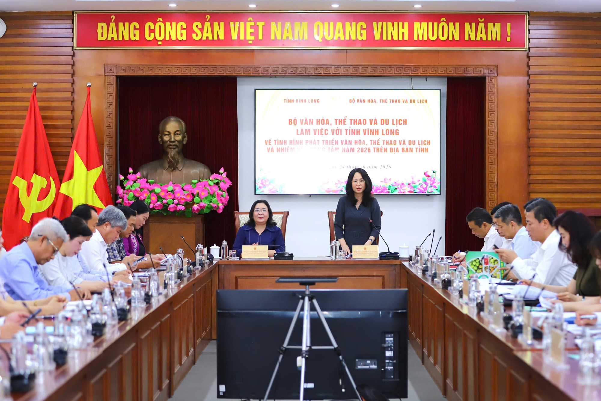 toan-canh-1782356935.jpg