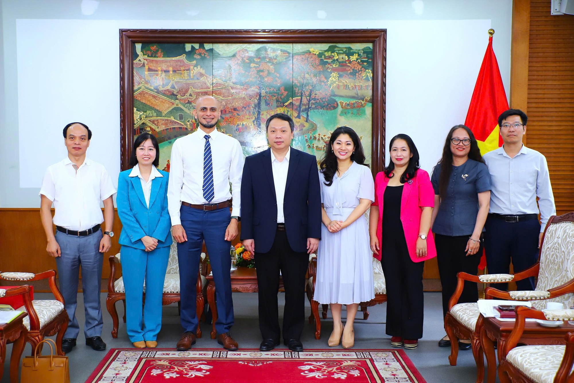 cac-dai-bieu-chup-anh-luu-niem-1782446601.jpg