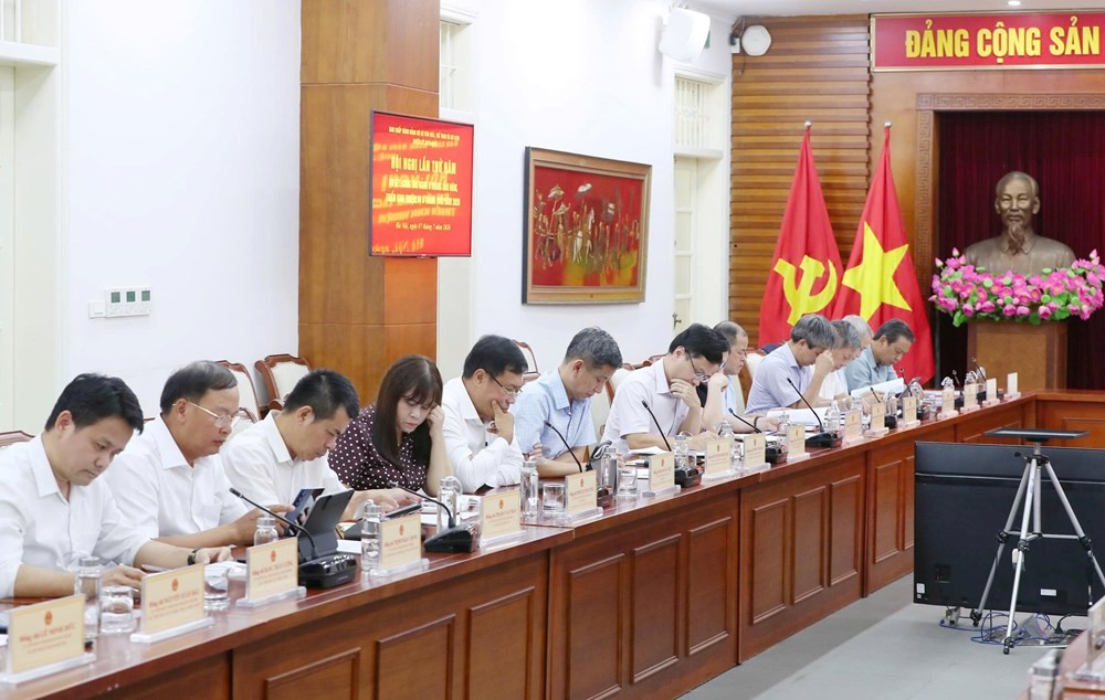 cac-dai-bieu-du-hoi-nghi-1783481794.jpg