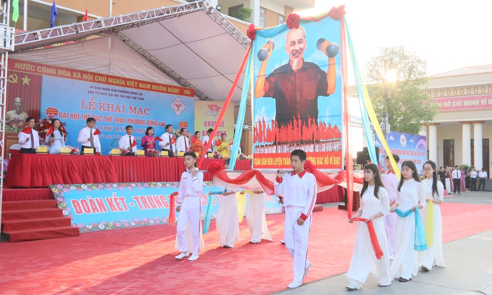 khoi-ruoc-anh-bac-dieu-hanh-qua-le-dai-1783849331.jpg