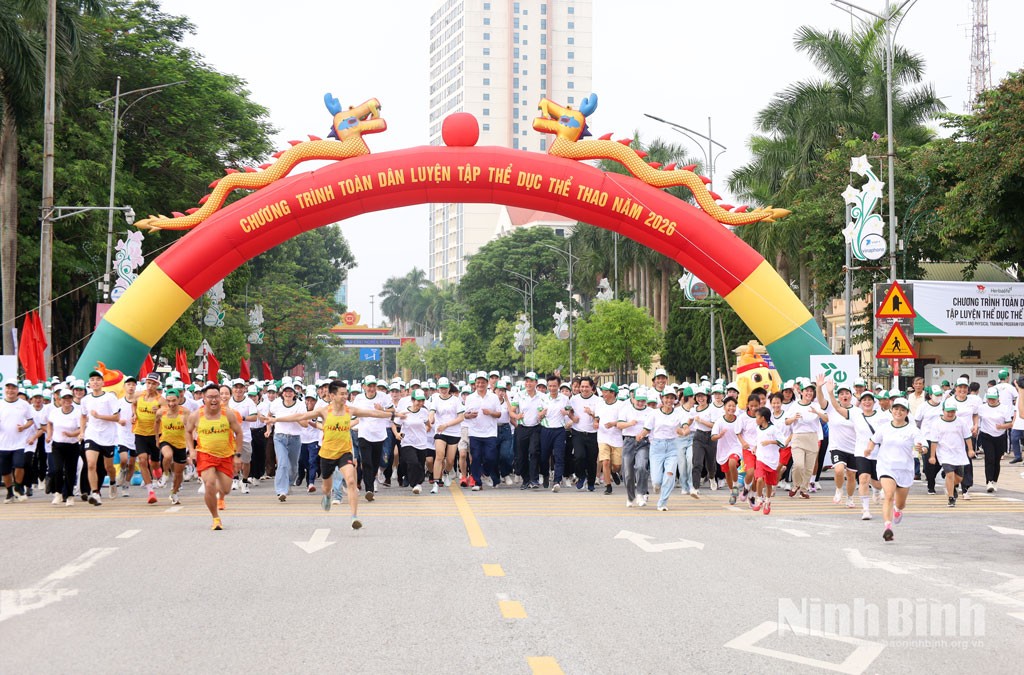 chuong-trinh-toan-dan-tap-luyen-the-duc-the-thao-tinh-ninh-b152-1783908841.jpg