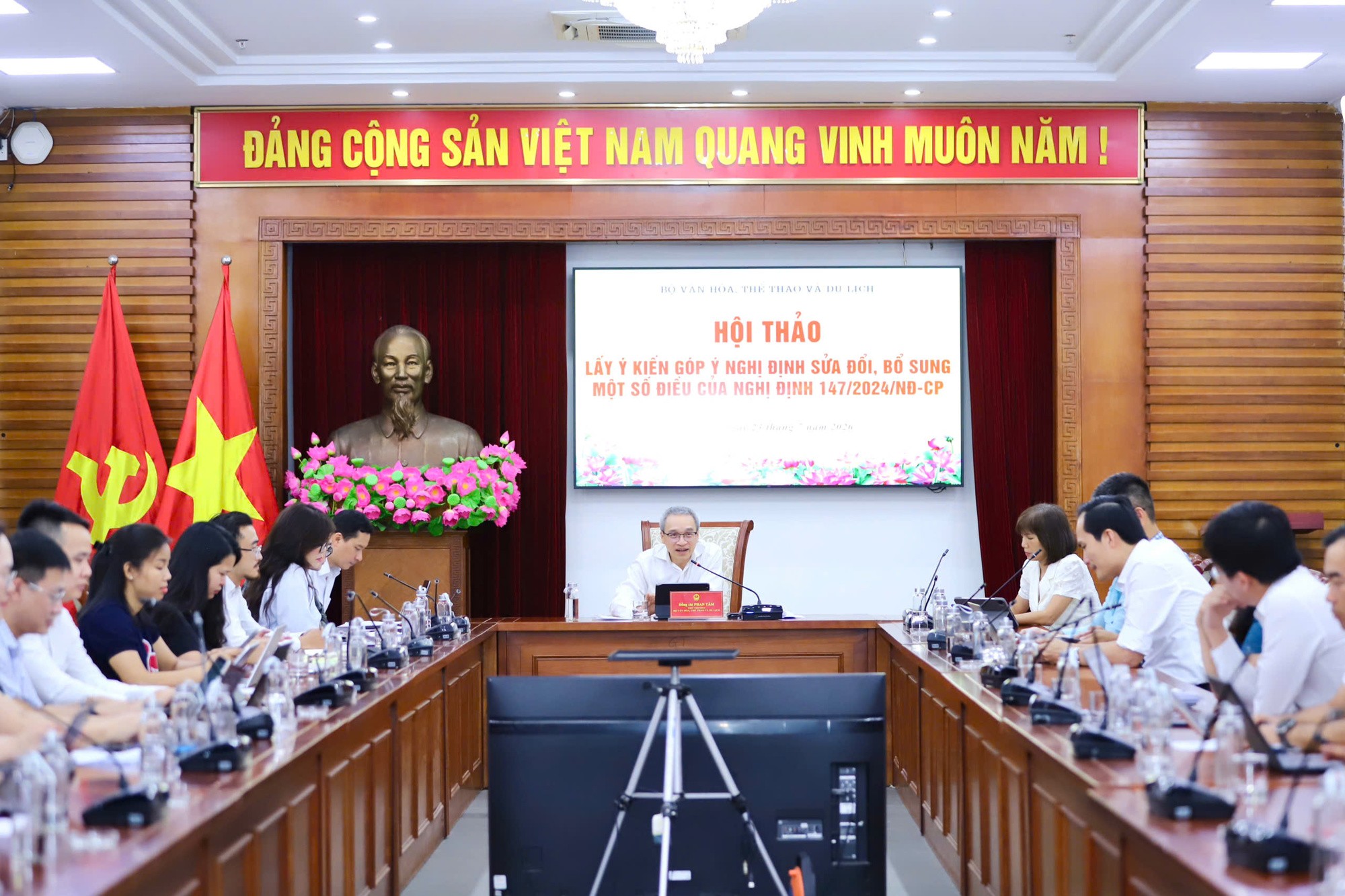 toan-canh-1784865852.jpg
