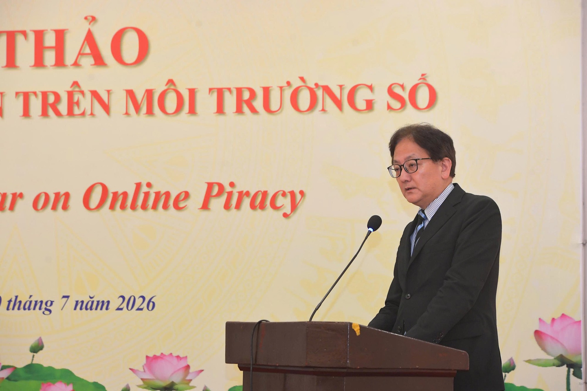cuc-truong-nhat-ban-1785485173.jpeg