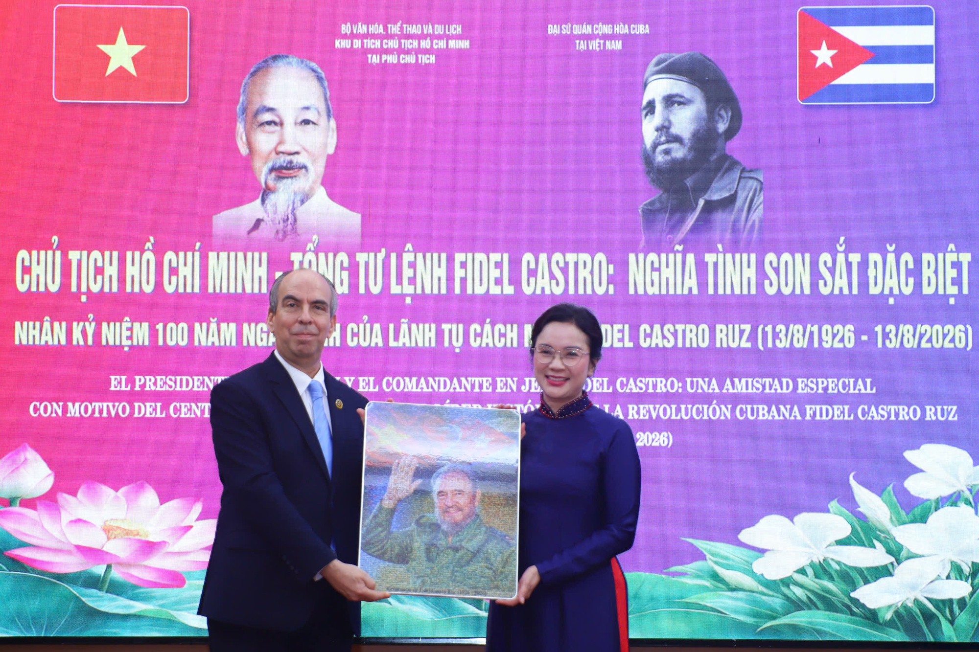tiep-nhan-tranh-1785835102.jpg