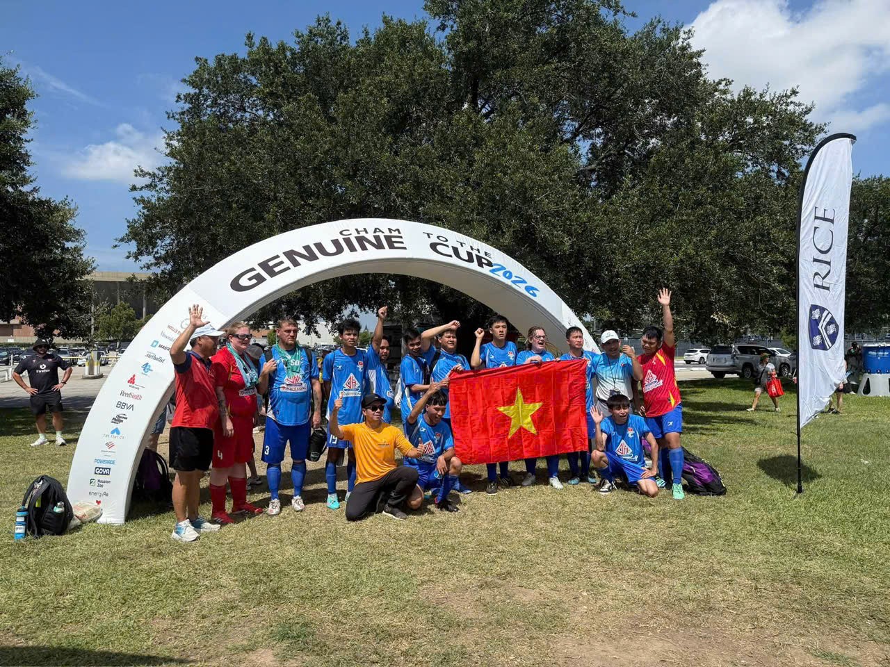 tuyen-viet-nam-truoc-gio-ra-tran-1786417595.jpg