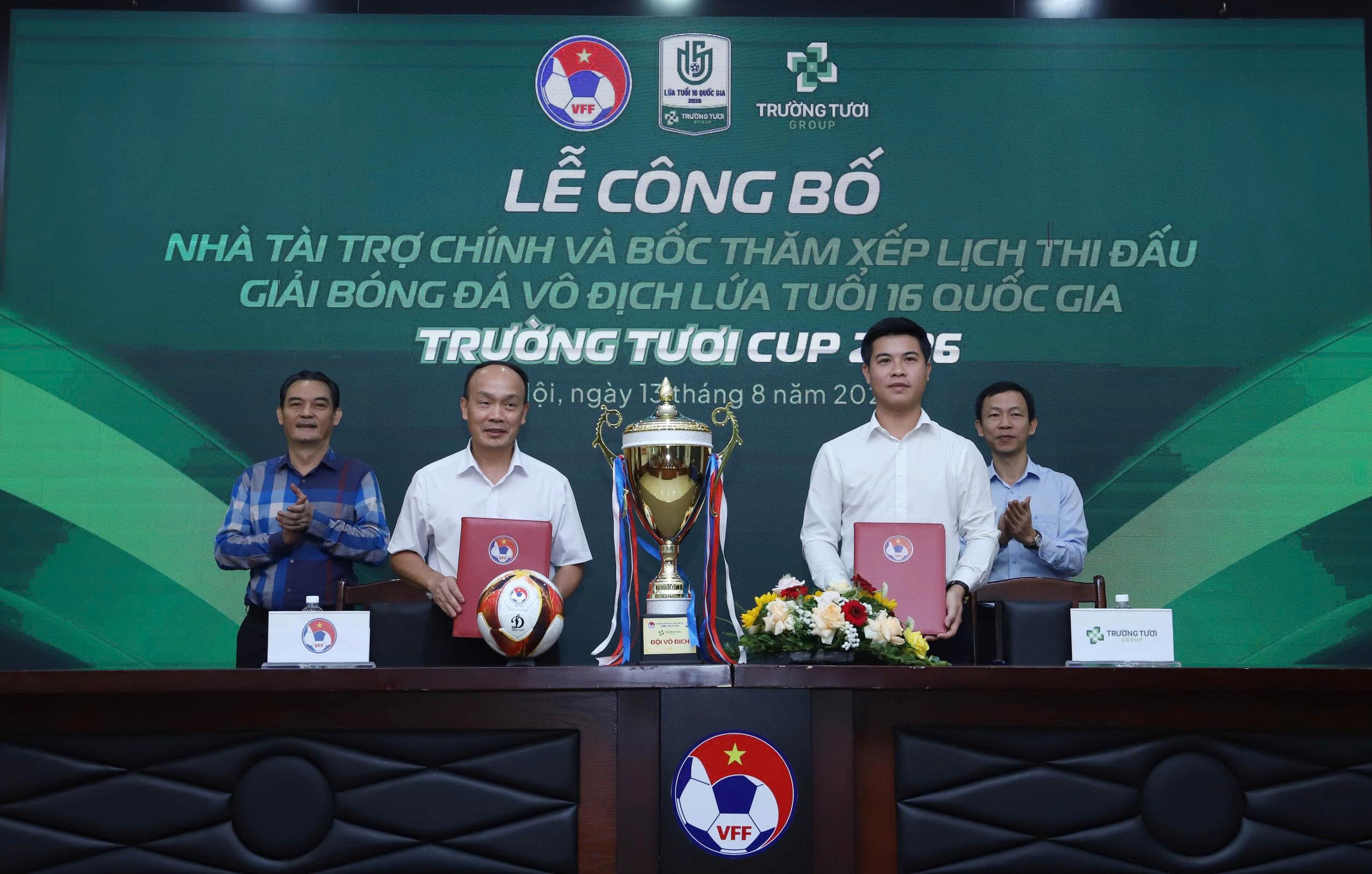 toan-canh-1786597916.jpg
