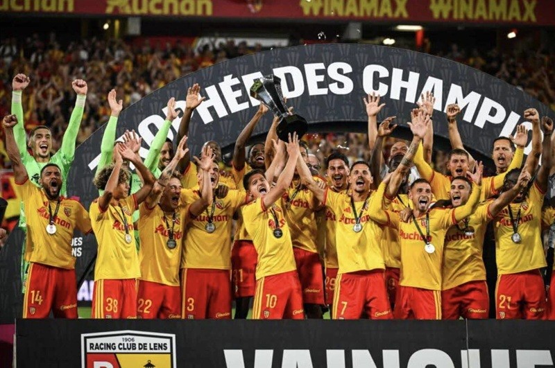 lens-1786925195.jpg